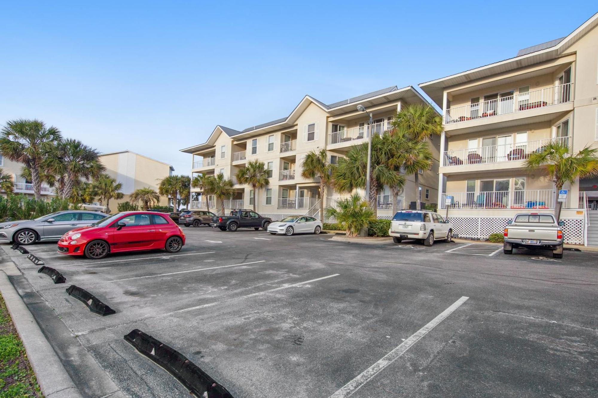 Gulf Island Condos II Наварр Номер фото