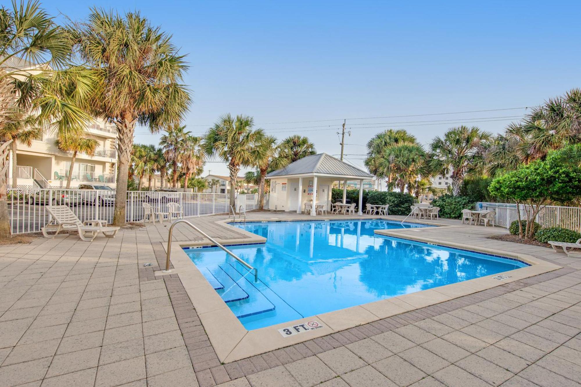 Gulf Island Condos II Наварр Номер фото